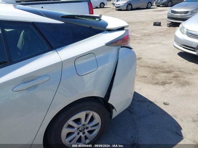 Toyota Prius Two 2016 JTDKBRFU6G3008307 Image 18