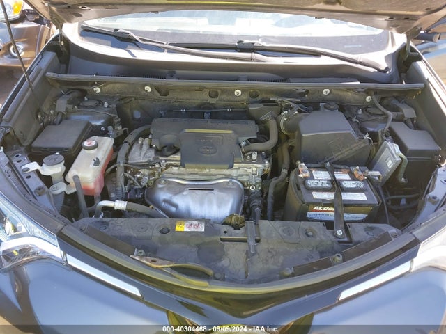 Toyota RAV4 LE 2017 JTMZFREV3HJ108925 Image 10