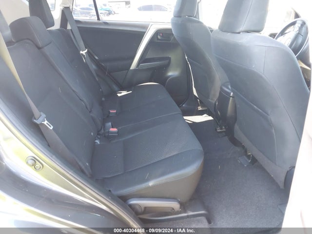 Toyota RAV4 LE 2017 JTMZFREV3HJ108925 Image 8