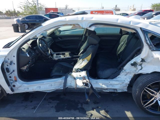 1HGCV3F91NA024915 Honda Accord Hybrid Touring