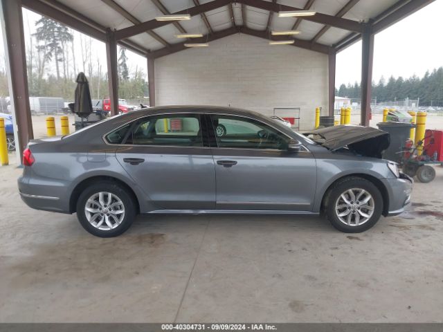1VWAT7A31HC017216 Volkswagen Passat 1.8t S