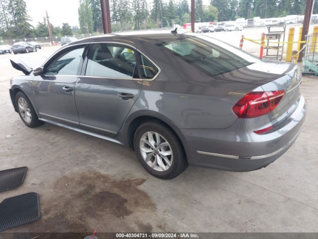 1VWAT7A31HC017216 Volkswagen Passat 1.8t S