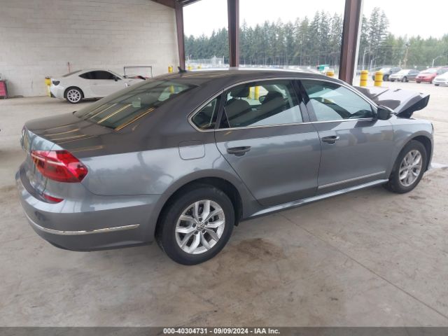 1VWAT7A31HC017216 Volkswagen Passat 1.8t S