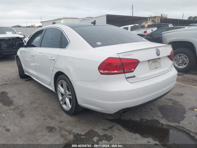 1VWBT7A35FC040340 Volkswagen Passat 1.8t Sport