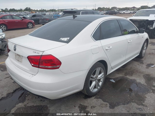 1VWBT7A35FC040340 Volkswagen Passat 1.8t Sport
