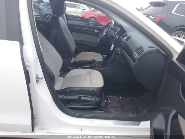 1VWBT7A35FC040340 Volkswagen Passat 1.8t Sport