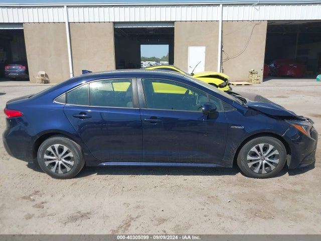 Toyota Corolla Hybrid Le 2021 JTDEAMDE2MJ003272 Image 13