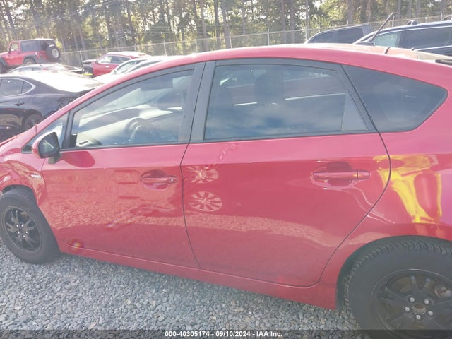 Toyota Prius Three 2014 JTDKN3DU3E0359293 Image 14