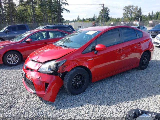 Toyota Prius Three 2014 JTDKN3DU3E0359293 Image 2