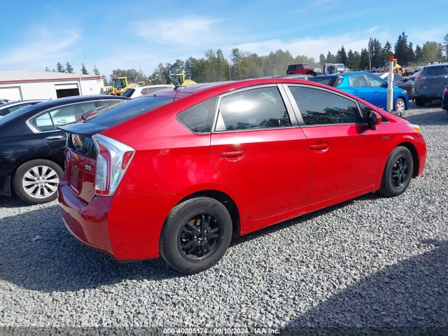 Toyota Prius Three 2014 JTDKN3DU3E0359293 Image 4