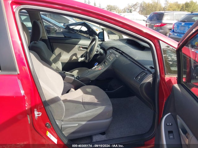Toyota Prius Three 2014 JTDKN3DU3E0359293 Image 5