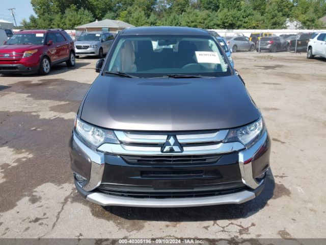 JA4AD2A35JZ036660 Mitsubishi Outlander Es