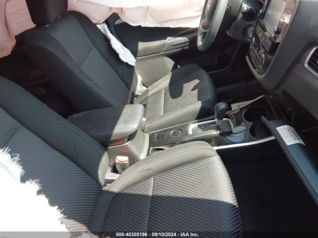 2018 MITSUBISHI OUTLANDER JA4AD2A35JZ036660 Photo 4