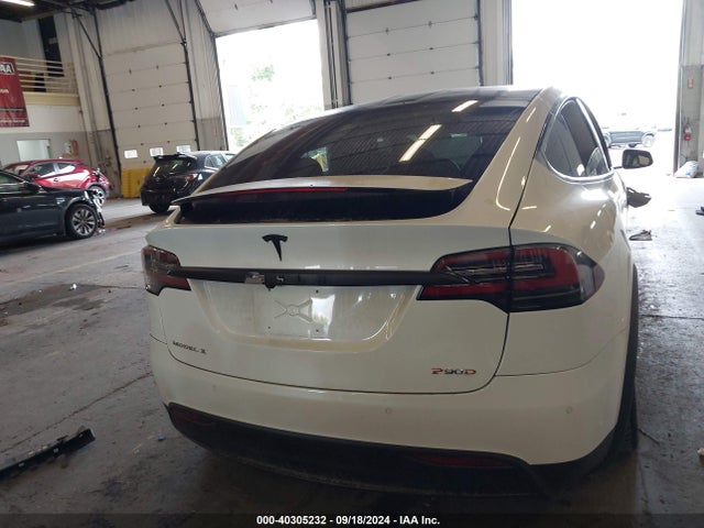 Tesla Model X 75d/p100d/p90d 2016 5YJXCBE41GF007418 Image 16