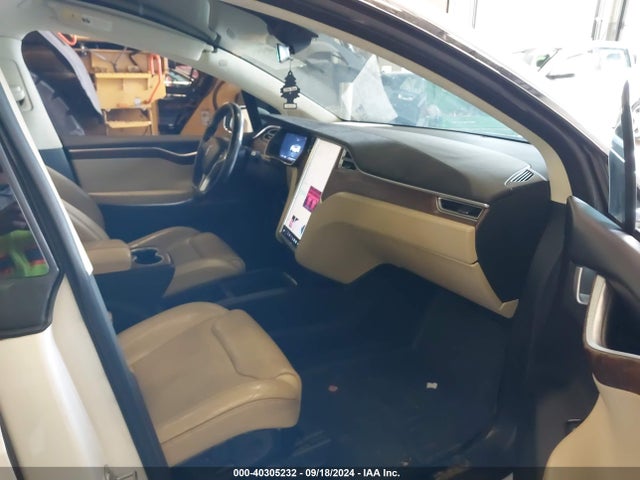 2016 TESLA MODEL X 5YJXCBE41GF007418 Photo 4