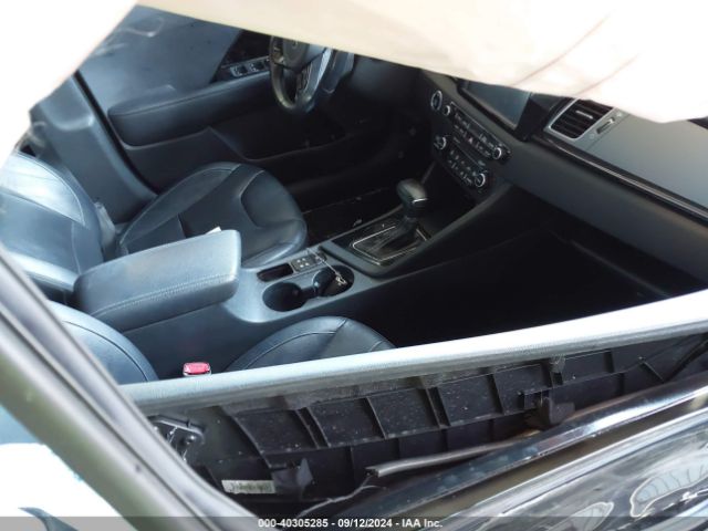 KNDCE3LC5H5058982 KIA Niro Touring