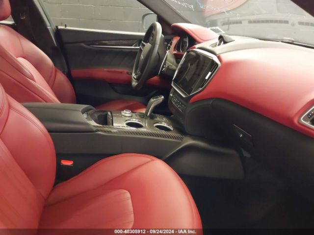 ZAM57YTM1NX399896 Maserati Ghibli Modena Q4