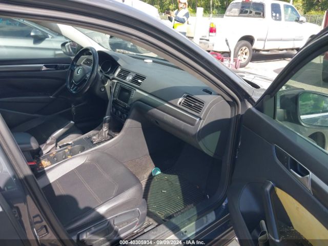 1VWDT7A36HC008685 Volkswagen Passat 1.8t R-line
