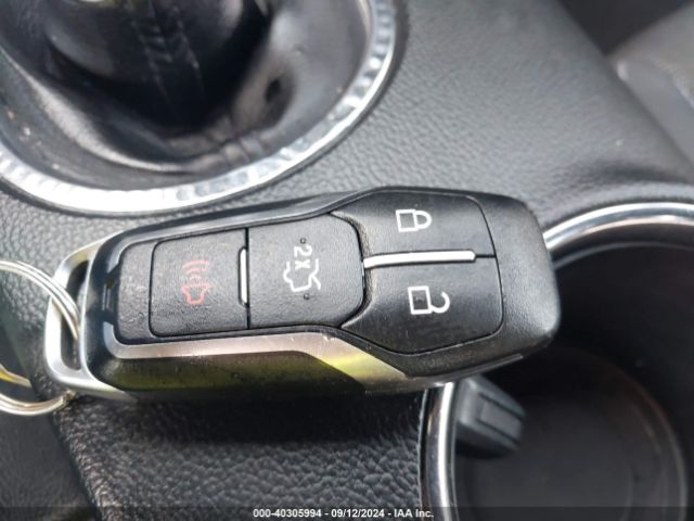 1FA6P8AM9G5260633 Ford Mustang V6