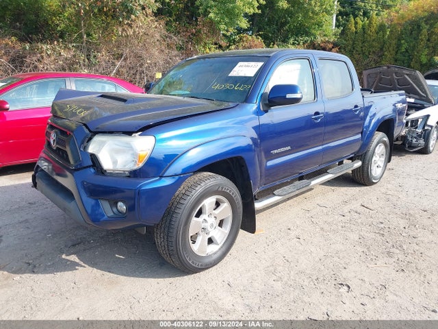 Toyota Tacoma Base V6 2015 3TMLU4EN4FM190470 Image 2