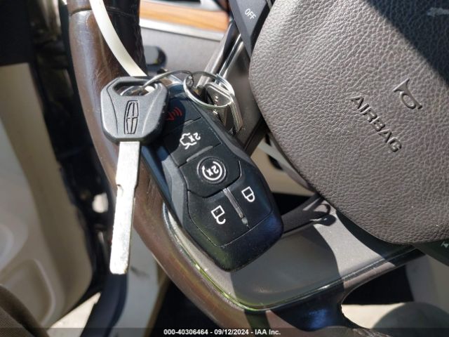 5LMCJ3D93GUJ15398 Lincoln Mkc Reserve