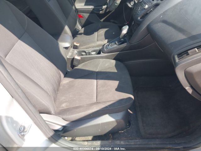 1FADP3F25FL329426 Ford FOCUS SE