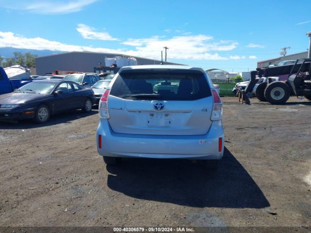 JTDZN3EU8GJ041289 Toyota Prius V Three