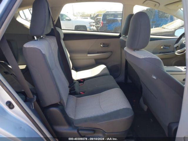 JTDZN3EU8GJ041289 Toyota Prius V Three