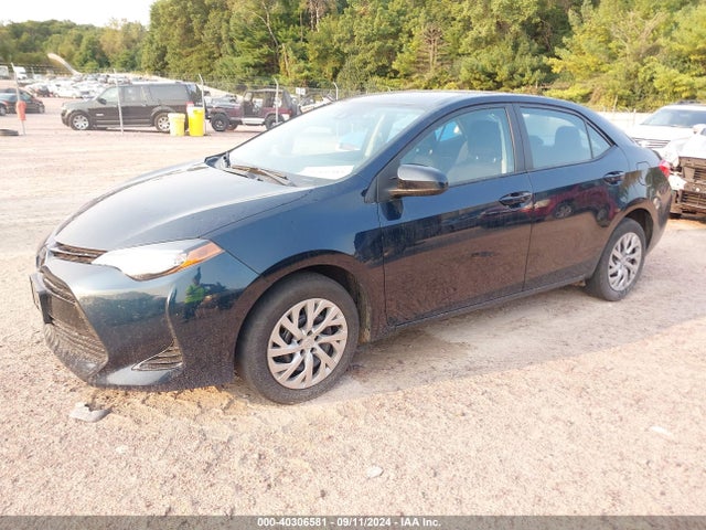 Toyota COROLLA LE 2017 2T1BURHE1HC788001 Image 2