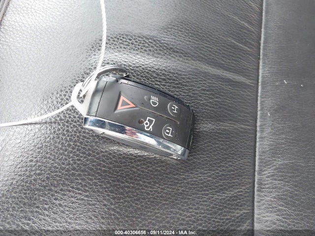 2011 JAGUAR XF SAJWA0FBXBLS13900 Photo 10