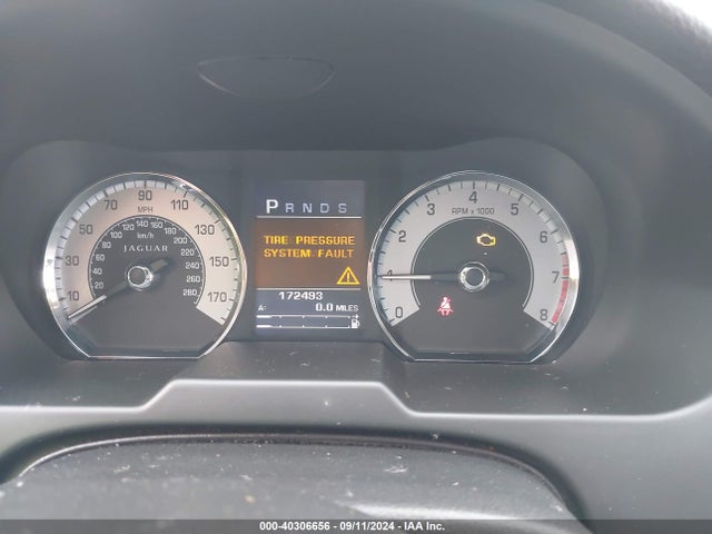 2011 JAGUAR XF SAJWA0FBXBLS13900 Photo 6