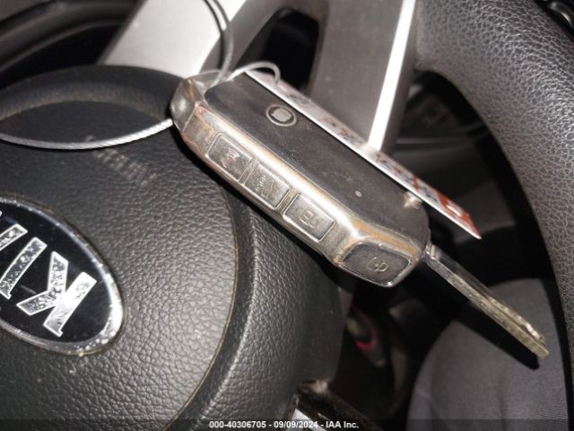 3KPF24AD1KE127329 KIA FORTE FE