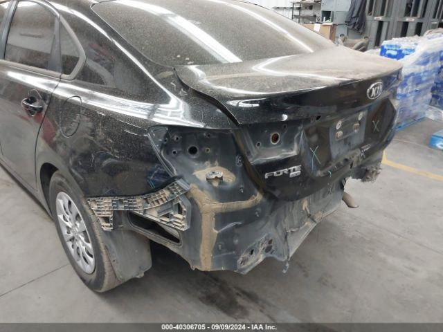 3KPF24AD1KE127329 KIA FORTE FE