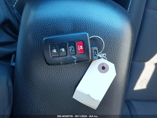Toyota Rav4 Xle 2018 2T3RFREV0JW704226 Image 11