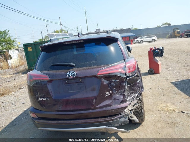 Toyota Rav4 Xle 2018 2T3RFREV0JW704226 Image 16