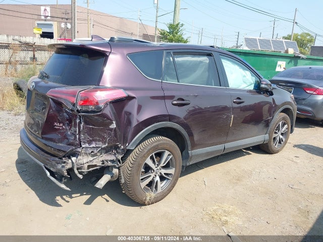 Toyota Rav4 Xle 2018 2T3RFREV0JW704226 Image 4