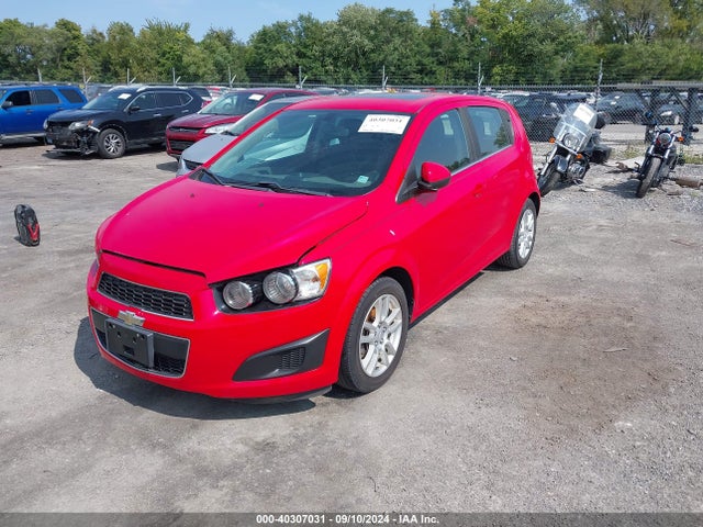 Chevrolet Sonic Lt Auto 2015 1G1JC6SB1F4131431 Image 2
