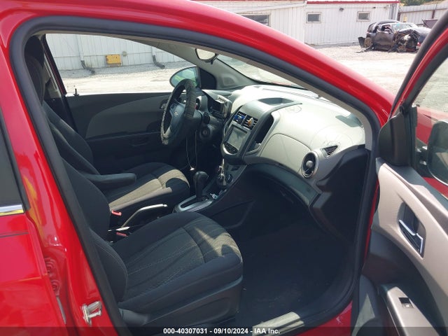 Chevrolet Sonic Lt Auto 2015 1G1JC6SB1F4131431 Image 5