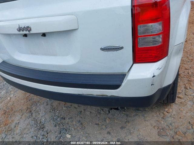 1C4NJRFB4GD630848 Jeep Patriot Latitude
