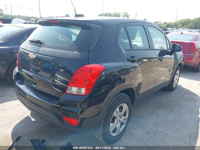 Chevrolet TRAX LS 2017 3GNCJKSB6HL272255 Image 4