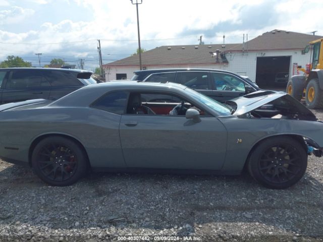 2C3CDZFJ9JH287877 Dodge Challenger 392 Hemi Scat Pack Shaker