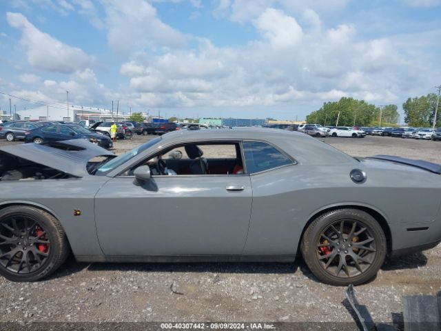 2C3CDZFJ9JH287877 Dodge Challenger 392 Hemi Scat Pack Shaker