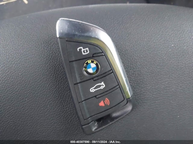 3MW5R1J0XM8B53395 BMW 330I
