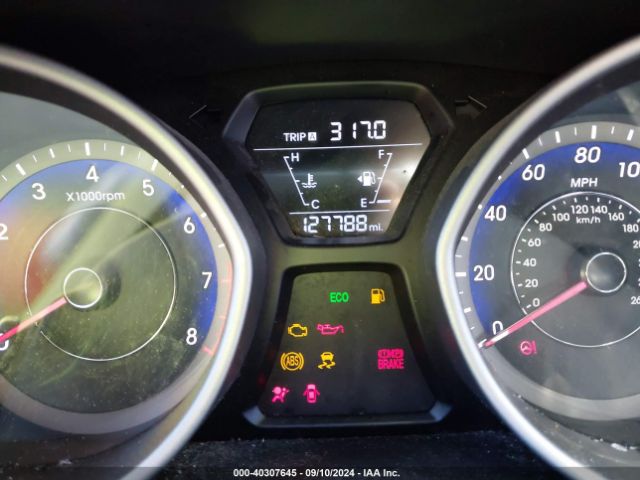 KMHDH4AE4FU392800 Hyundai ELANTRA SE