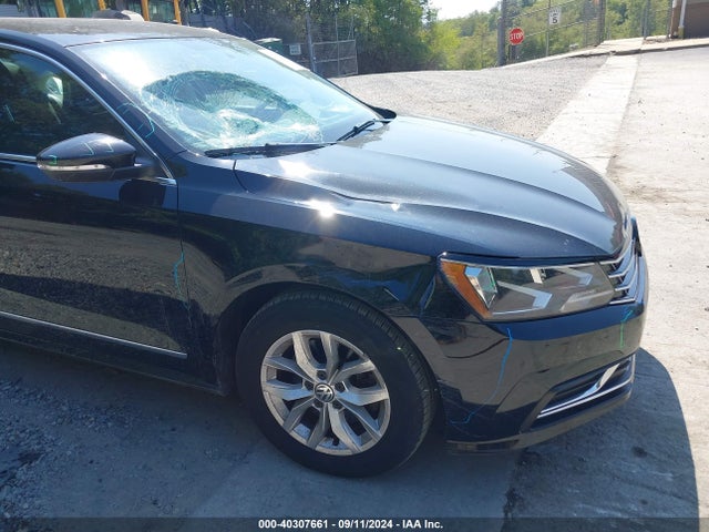 1VWAT7A33GC045839 Volkswagen Passat 1.8t S