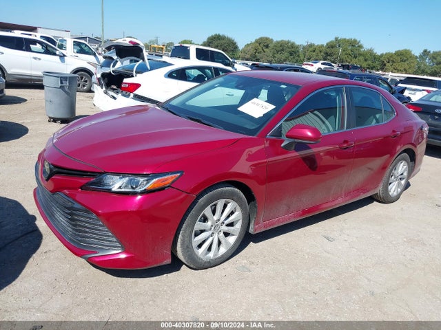 Toyota CAMRY LE 2020 4T1C11AK0LU301134 Image 2