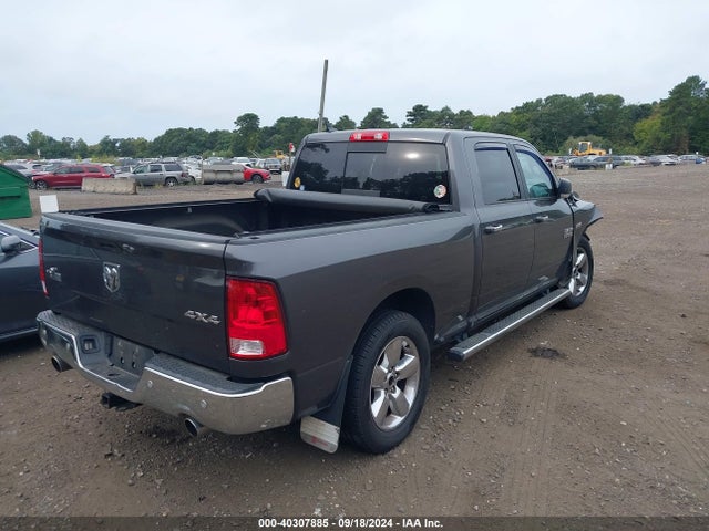 1C6RR7TT2HS565367 RAM 1500 Big Horn  4x4 6'4 Box