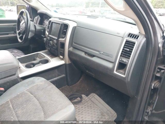 1C6RR7TT2HS565367 RAM 1500 Big Horn  4x4 6'4 Box