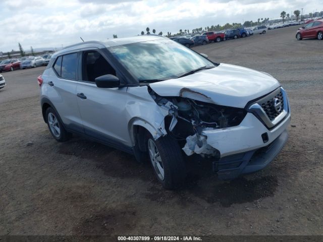 3N1CP5CU3JL520429 auction archive image