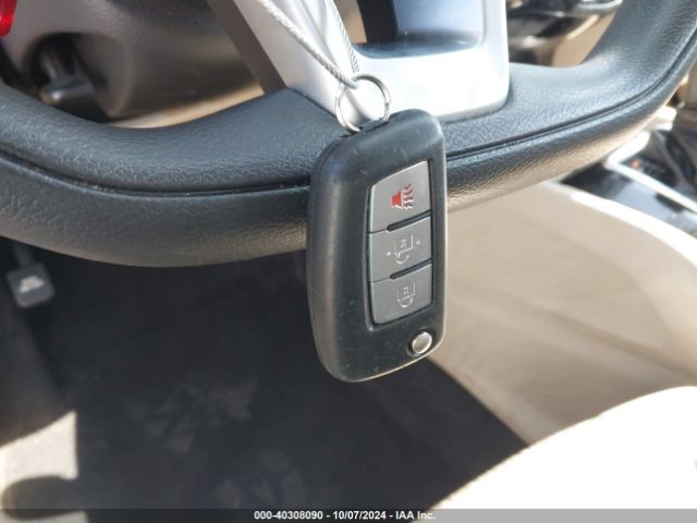 JN8AT2MT9HW382778 Nissan ROGUE S